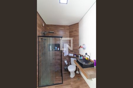 Casa à venda com 200m², 3 quartos e 2 vagasBanheiro da Suíte 03 