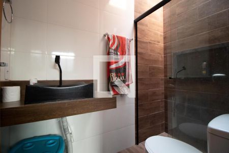 Casa à venda com 200m², 3 quartos e 2 vagasBanheiro da Suíte 02