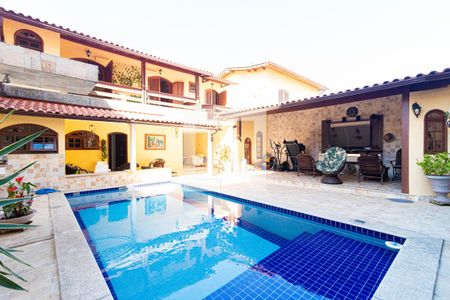 Casa para alugar com 670m², 4 quartos e 4 vagas Casa para alugar com 670m², 4 quartos e 4 vagasPiscina