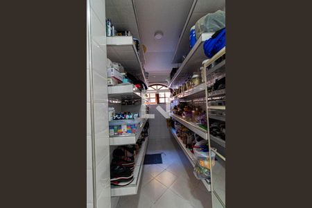 Casa para alugar com 670m², 4 quartos e 4 vagas Casa para alugar com 670m², 4 quartos e 4 vagasÁrea de Serviço