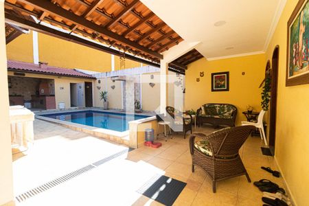 Casa para alugar com 670m², 4 quartos e 4 vagas Casa para alugar com 670m², 4 quartos e 4 vagasVaranda