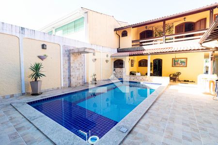 Casa para alugar com 670m², 4 quartos e 4 vagas Casa para alugar com 670m², 4 quartos e 4 vagasPiscina