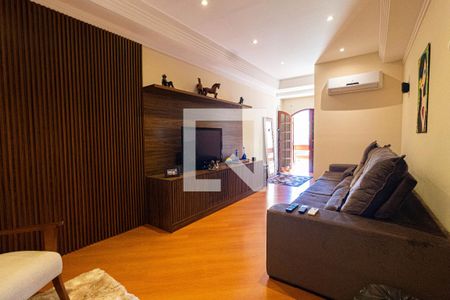 Casa para alugar com 670m², 4 quartos e 4 vagas Casa para alugar com 670m², 4 quartos e 4 vagasSala de TV