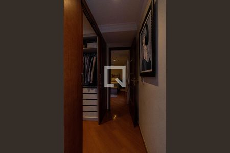 Casa para alugar com 670m², 4 quartos e 4 vagas Casa para alugar com 670m², 4 quartos e 4 vagasCloset da suíte 1