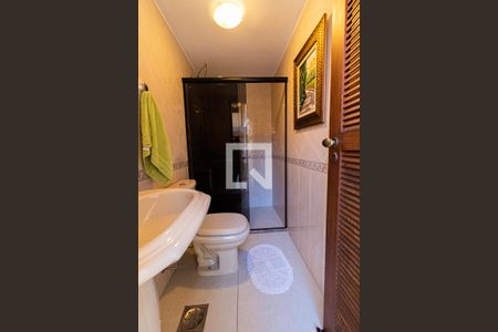 Casa para alugar com 670m², 4 quartos e 4 vagas Casa para alugar com 670m², 4 quartos e 4 vagasLavabo 2