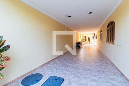 Casa para alugar com 670m², 4 quartos e 4 vagas Casa para alugar com 670m², 4 quartos e 4 vagasGaragem