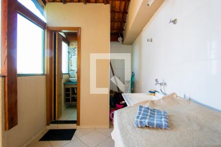 Apartamento à venda com 108m², 2 quartos e 3 vagas Apartamento à venda com 108m², 2 quartos e 3 vagasÁrea de serviço