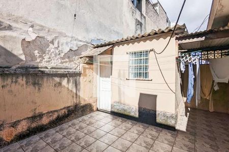 Casa à venda com 220m², 2 quartos e 2 vagas Casa à venda com 220m², 2 quartos e 2 vagasChurrasqueira