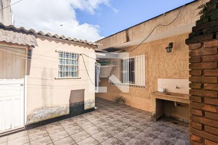 Casa à venda com 220m², 2 quartos e 2 vagas Casa à venda com 220m², 2 quartos e 2 vagasChurrasqueira