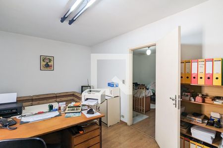 Casa à venda com 220m², 2 quartos e 2 vagas Casa à venda com 220m², 2 quartos e 2 vagasQuarto 2