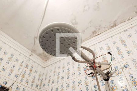 Casa à venda com 220m², 2 quartos e 2 vagas Casa à venda com 220m², 2 quartos e 2 vagasBanheiro de serviço