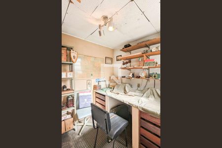 Casa à venda com 220m², 2 quartos e 2 vagas Casa à venda com 220m², 2 quartos e 2 vagasAnexo