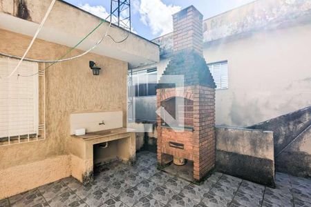 Casa à venda com 220m², 2 quartos e 2 vagas Casa à venda com 220m², 2 quartos e 2 vagasChurrasqueira