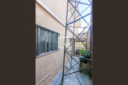 Casa à venda com 220m², 2 quartos e 2 vagas Casa à venda com 220m², 2 quartos e 2 vagasCorredor