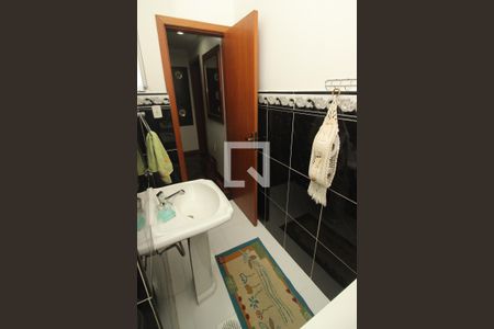 Apartamento à venda com 145m², 3 quartos e sem vaga Apartamento à venda com 145m², 3 quartos e sem vagaLavabo