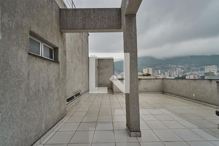 Apartamento à venda com 210m², 2 quartos e 2 vagasCobertura 