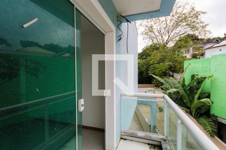 Casa de condomínio à venda com 169m², 3 quartos e 6 vagas Casa de condomínio à venda com 169m², 3 quartos e 6 vagasVaranda da Suíte