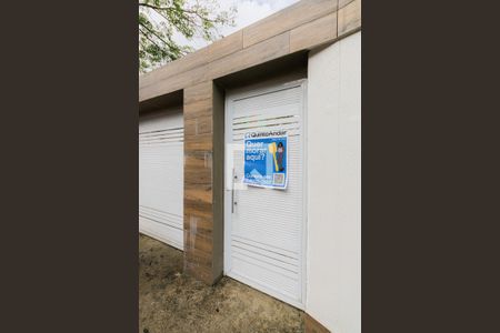 Casa de condomínio à venda com 169m², 3 quartos e 6 vagas Casa de condomínio à venda com 169m², 3 quartos e 6 vagasFachada