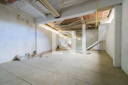 Casa de condomínio à venda com 169m², 3 quartos e 6 vagas Casa de condomínio à venda com 169m², 3 quartos e 6 vagasGaragem