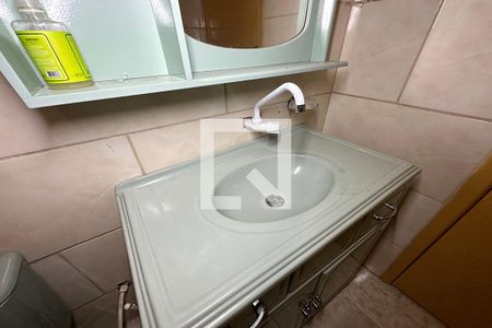 Banheiro de casa para alugar com 1 quarto, 50m² em Centro, São Leopoldo