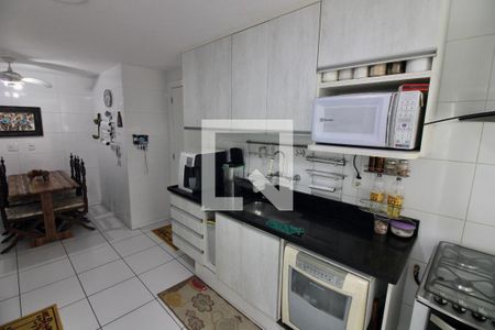 Apartamento à venda com 187m², 4 quartos e 4 vagas Apartamento à venda com 187m², 4 quartos e 4 vagasCozinha