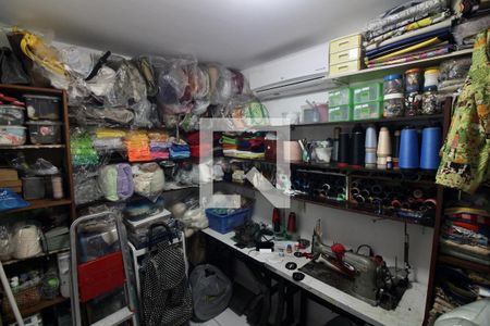 Apartamento à venda com 187m², 4 quartos e 4 vagas Apartamento à venda com 187m², 4 quartos e 4 vagasQuarto de Serviço