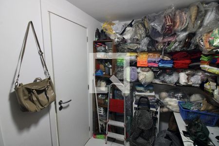 Apartamento à venda com 187m², 4 quartos e 4 vagas Apartamento à venda com 187m², 4 quartos e 4 vagasQuarto de Serviço