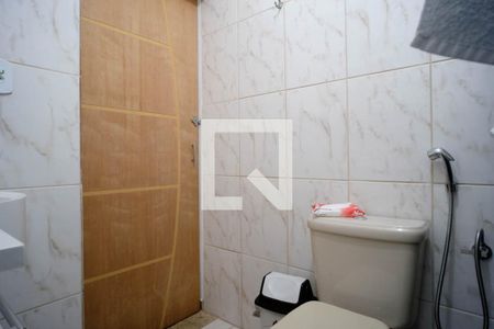 Casa à venda com 200m², 4 quartos e 1 vaga Casa à venda com 200m², 4 quartos e 1 vagaBanheiro