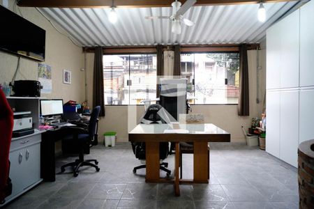 Casa à venda com 200m², 4 quartos e 1 vaga Casa à venda com 200m², 4 quartos e 1 vagaQuarto 3