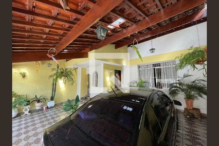 Casa à venda com 210m², 3 quartos e 3 vagas Casa à venda com 210m², 3 quartos e 3 vagasGaragem