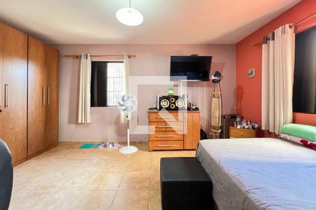 Casa à venda com 163m², 3 quartos e 6 vagasQuarto 2