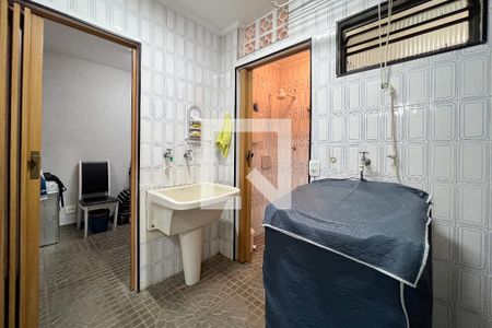 Casa à venda com 163m², 3 quartos e 6 vagasÁrea de Serviço