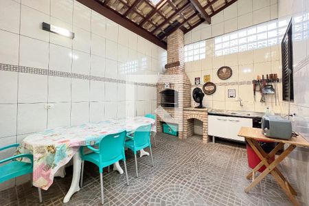 Casa à venda com 163m², 3 quartos e 6 vagasQuintal com Churrasco