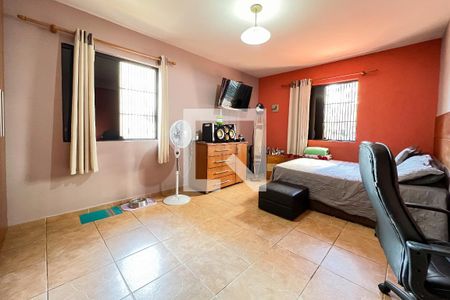 Casa à venda com 163m², 3 quartos e 6 vagasQuarto 2