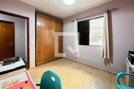 Casa à venda com 163m², 3 quartos e 6 vagasQuarto 1