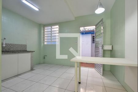 Casa à venda com 142m², 3 quartos e 2 vagasCozinha 