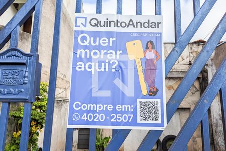 Casa à venda com 150m², 3 quartos e 1 vaga Casa à venda com 150m², 3 quartos e 1 vagaFachada