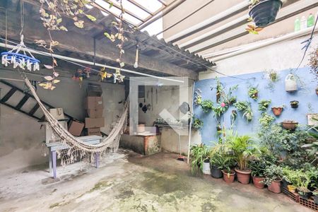 Casa à venda com 150m², 3 quartos e 1 vaga Casa à venda com 150m², 3 quartos e 1 vagaQuintal