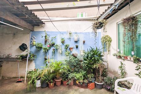 Casa à venda com 150m², 3 quartos e 1 vaga Casa à venda com 150m², 3 quartos e 1 vagaQuintal