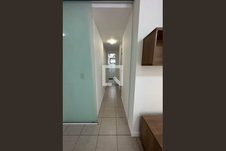 Corredor  de apartamento para alugar com 3 quartos, 81m² em Freguesia de Jacarepaguá, Rio de Janeiro