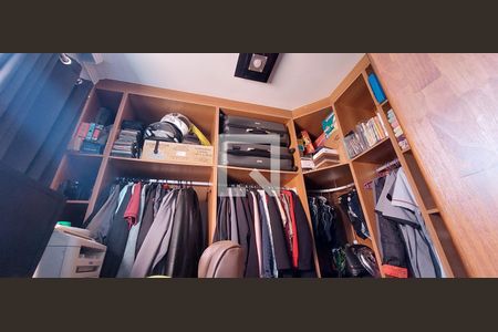 Apartamento à venda com 120m², 3 quartos e 3 vagasQuarto 1 - Closet