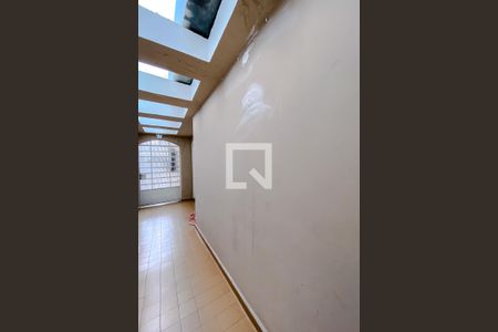 Corredor entrada de casa para alugar com 3 quartos, 238m² em Vila Regente Feijó, São Paulo