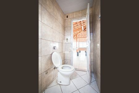 Casa à venda com 380m², 6 quartos e 7 vagas Casa à venda com 380m², 6 quartos e 7 vagasTerraço - Banheiro