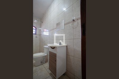 Casa à venda com 380m², 6 quartos e 7 vagas Casa à venda com 380m², 6 quartos e 7 vagasBanheiro Social  Casa 2