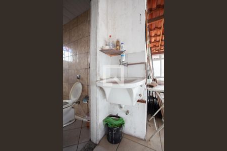 Casa à venda com 380m², 6 quartos e 7 vagas Casa à venda com 380m², 6 quartos e 7 vagasTerraço - Banheiro