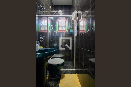 Casa à venda com 380m², 6 quartos e 7 vagas Casa à venda com 380m², 6 quartos e 7 vagasBanheiro Social Casa 1