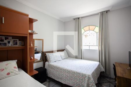 Casa à venda com 380m², 6 quartos e 7 vagas Casa à venda com 380m², 6 quartos e 7 vagasQuarto 2 casa 1