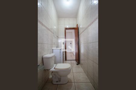 Casa à venda com 380m², 6 quartos e 7 vagas Casa à venda com 380m², 6 quartos e 7 vagasBanheiro Social  Casa 2