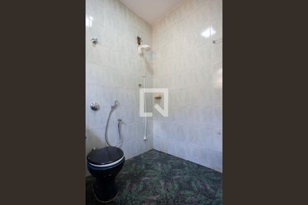 Casa à venda com 380m², 6 quartos e 7 vagas Casa à venda com 380m², 6 quartos e 7 vagasBanheiro Suíte Casa 1