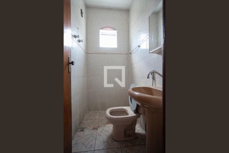 Casa à venda com 380m², 6 quartos e 7 vagas Casa à venda com 380m², 6 quartos e 7 vagasBanheiro Social Casa 3